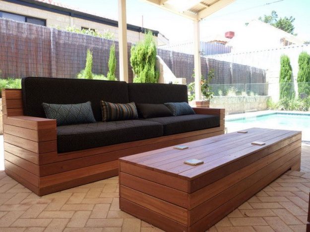 outdoor-wooden-sofa-4 مبل چوبی فضای باز | بهترین چوب برای مبلمان چوبی در فضای باز