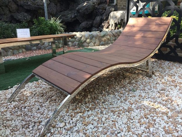 relaxing-pool-bed تخت کنار استخری | تخت آفتابی | خرید تخت کنار استخری چوبی | تخت کنار استخری چوبی ترموود
