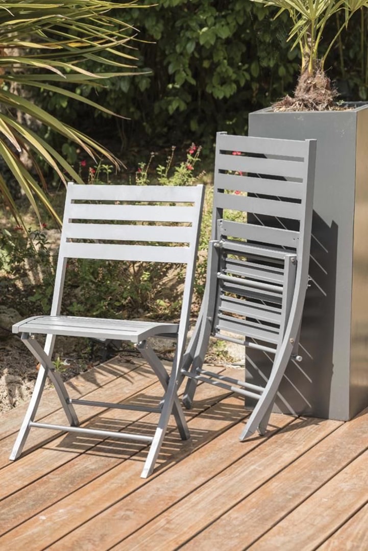 مبل باغی تاشو چیست