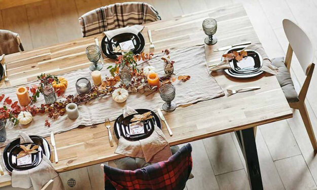 چیدمان میز ناهارخوری کوچک